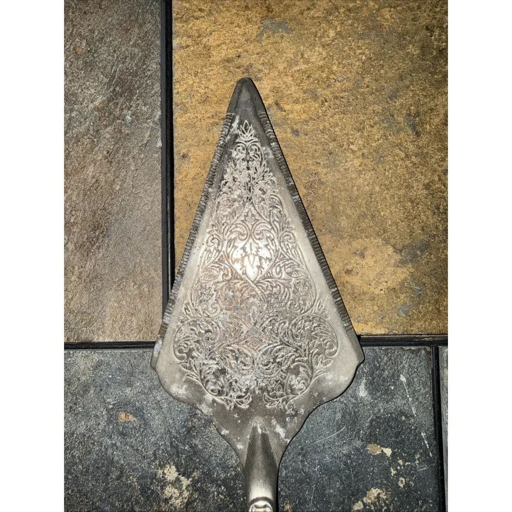 Vintage Silver Plate Serrated Edge Etched Cake Pie Server approx. 11 ½